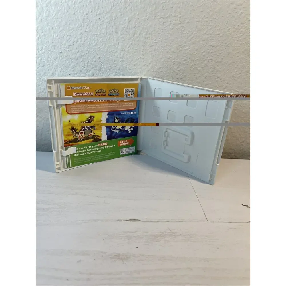 Nintendo 3DS 2 Game Case Lot Pokemon Super Mystery Dungeon Mario Kart 7 NO GAME
